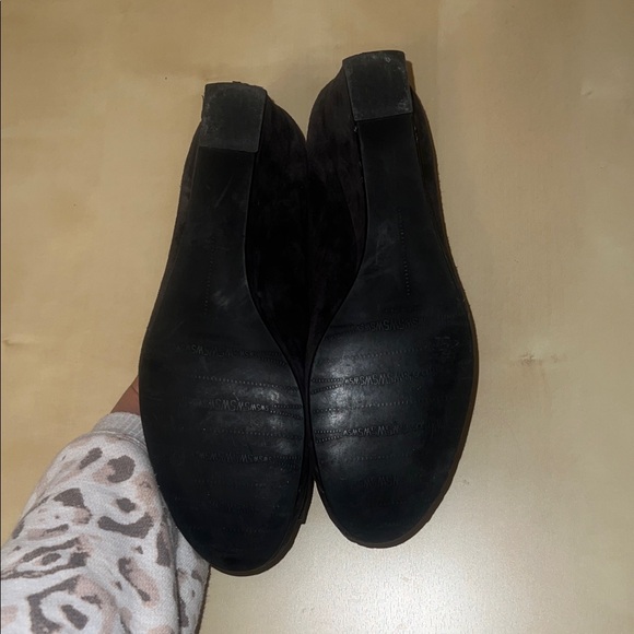 Stuart Weitzman Black Heels with Bow Accent - Picture 4 of 6